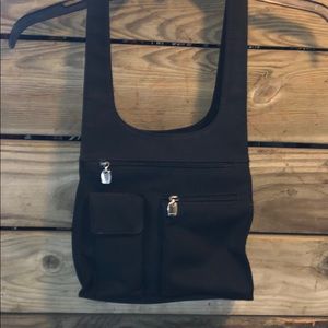 4/$15 Nine West black zipper pocket Handbag